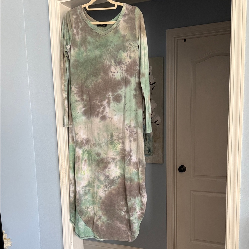Green and Gray Tie-Dye Long Sleeve Dress